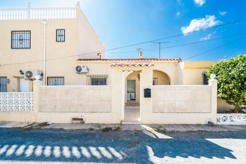Reihenhaus in La Marina, Alicante - Foto 1